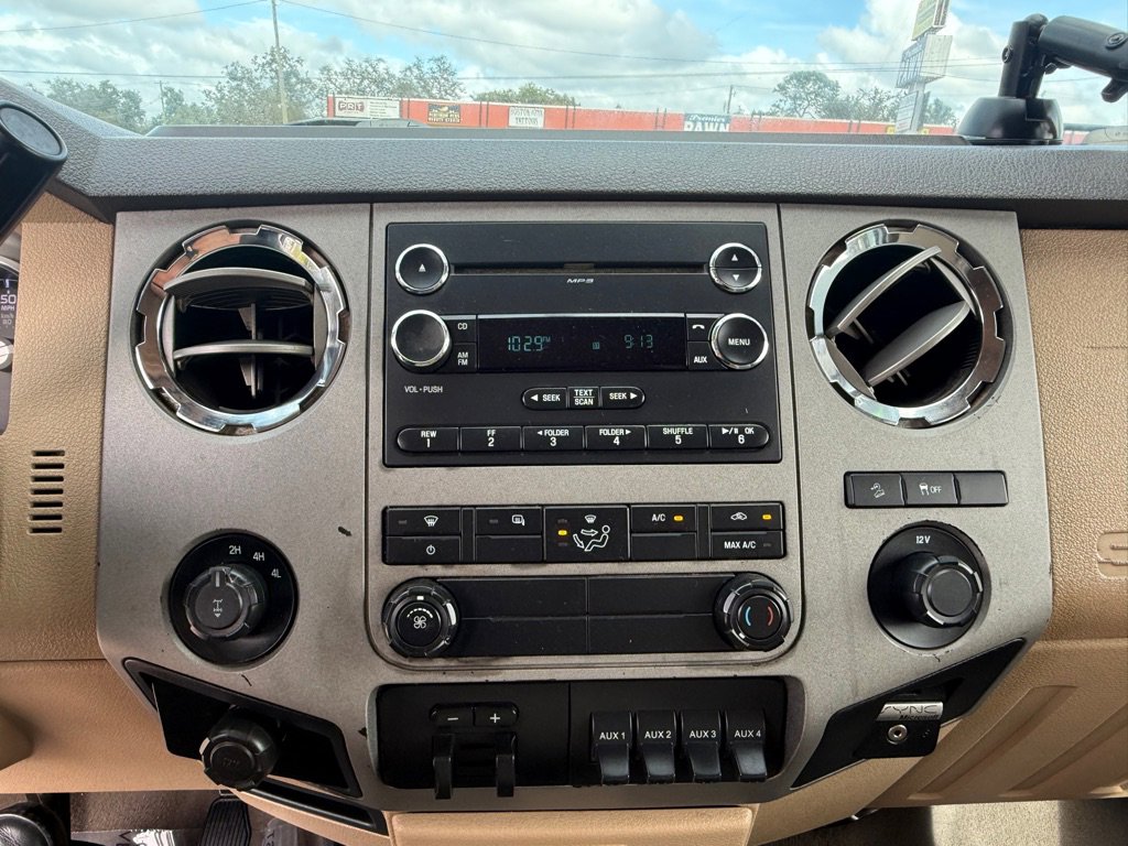 Used 2013 Ford F250 XLT w/ XLT Premium Pkg image 17