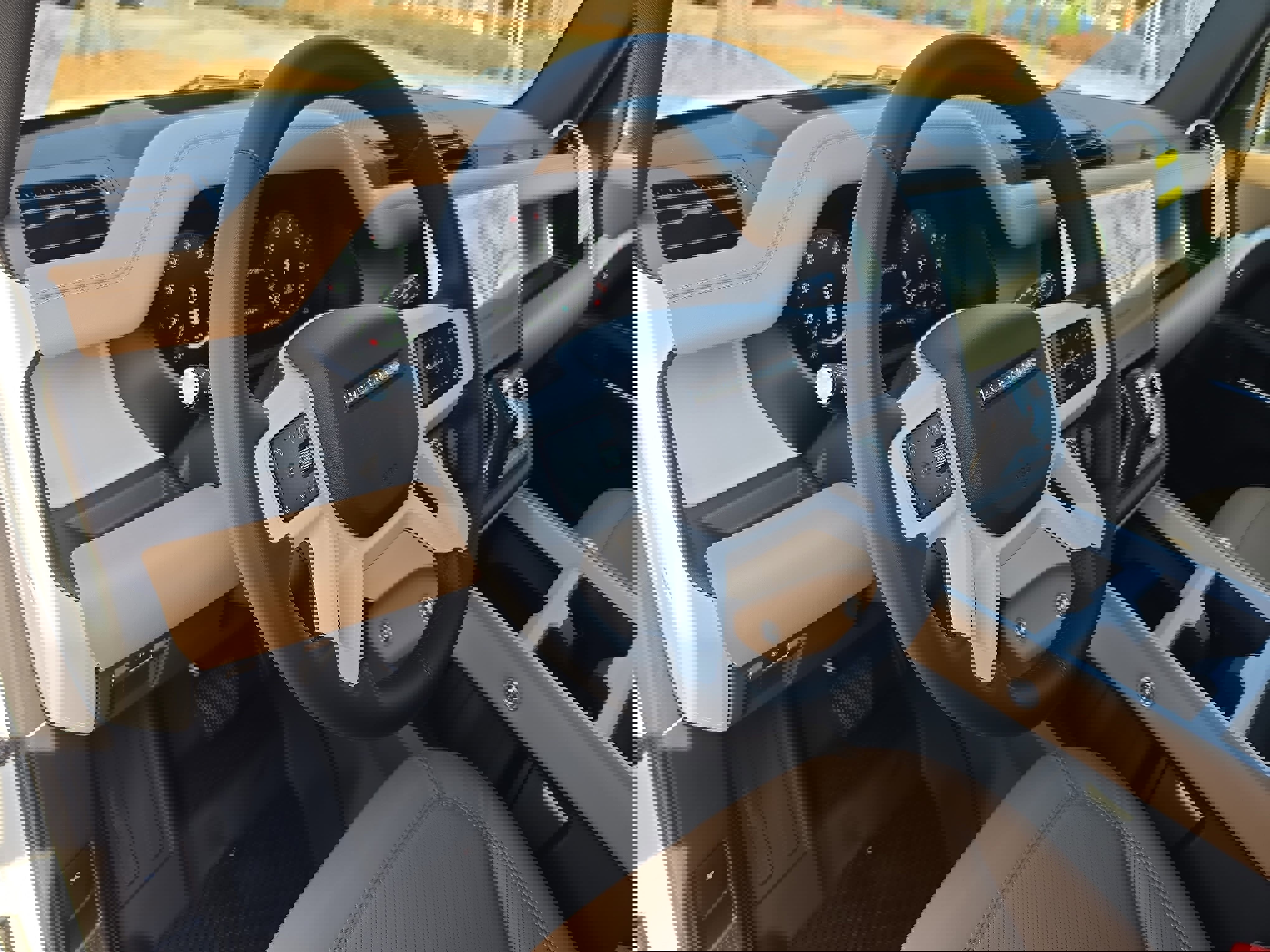 New 2026 Land Rover Defender 110 X-Dynamic SE image 15