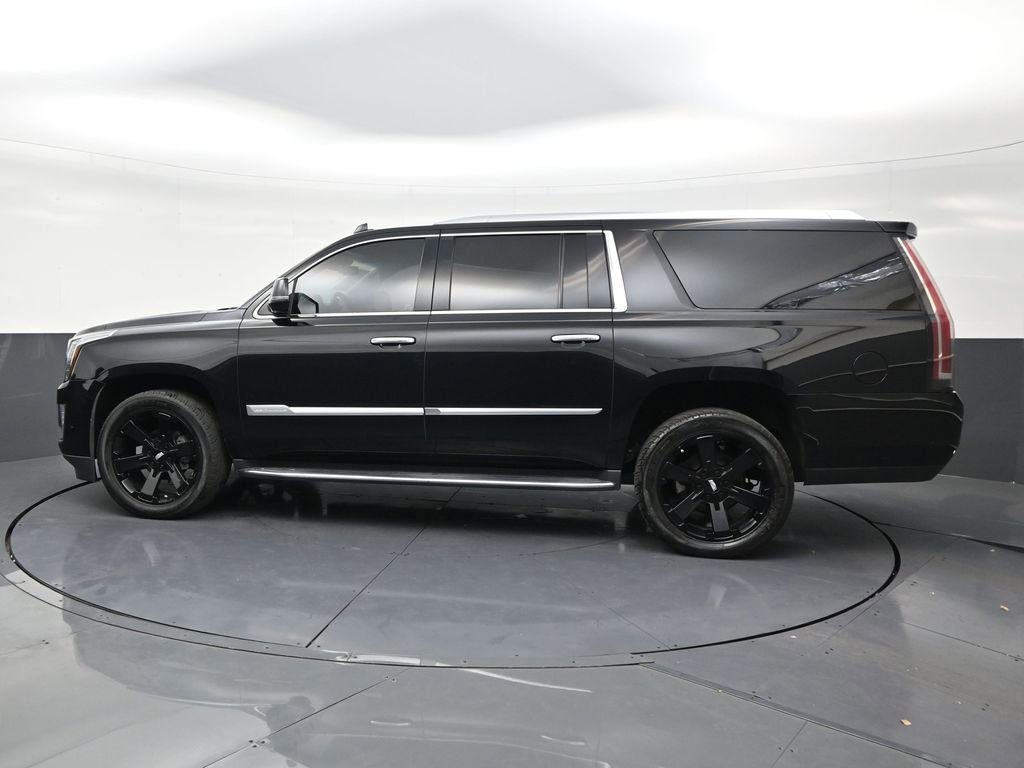 Used 2019 Cadillac Escalade ESV Premium Luxury image 2