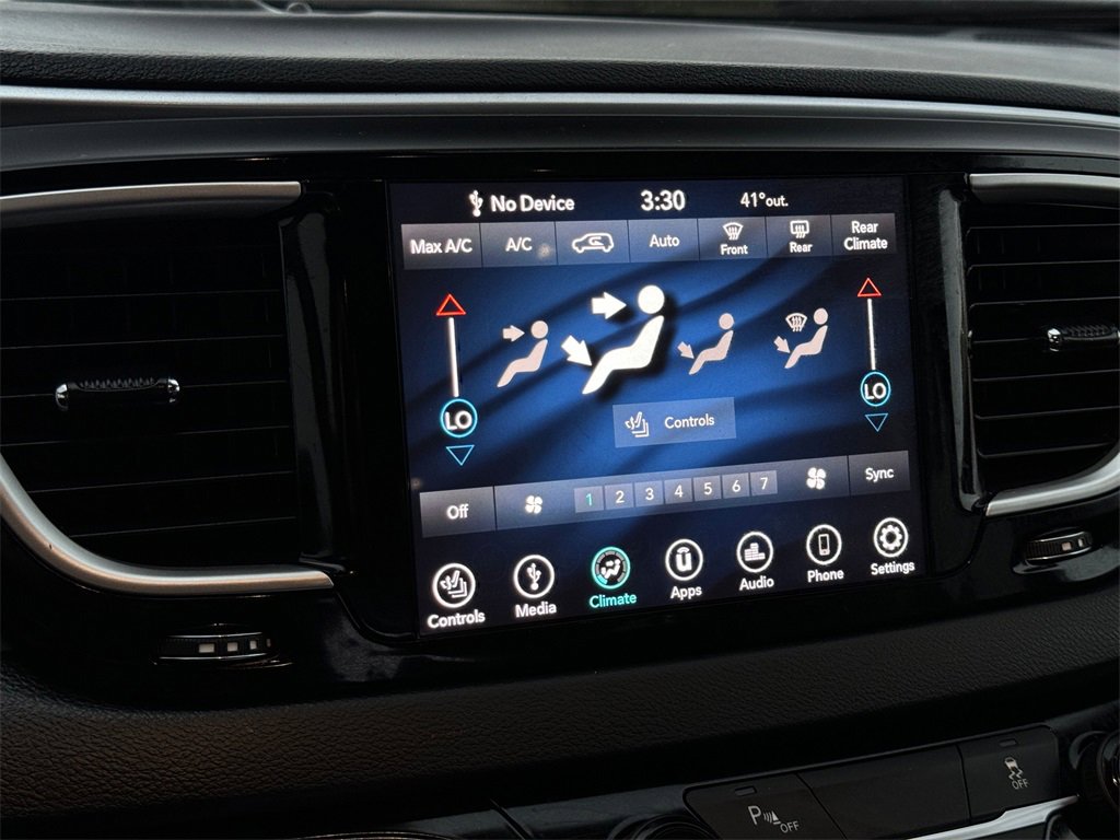 Used 2020 Chrysler Pacifica Touring-L w/ S Appearance Package image 19