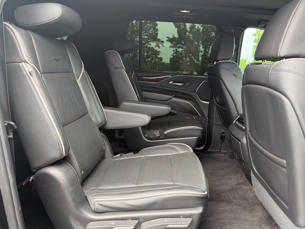 Used 2023 Cadillac Escalade ESV Premium Luxury AWD/4WD image 13