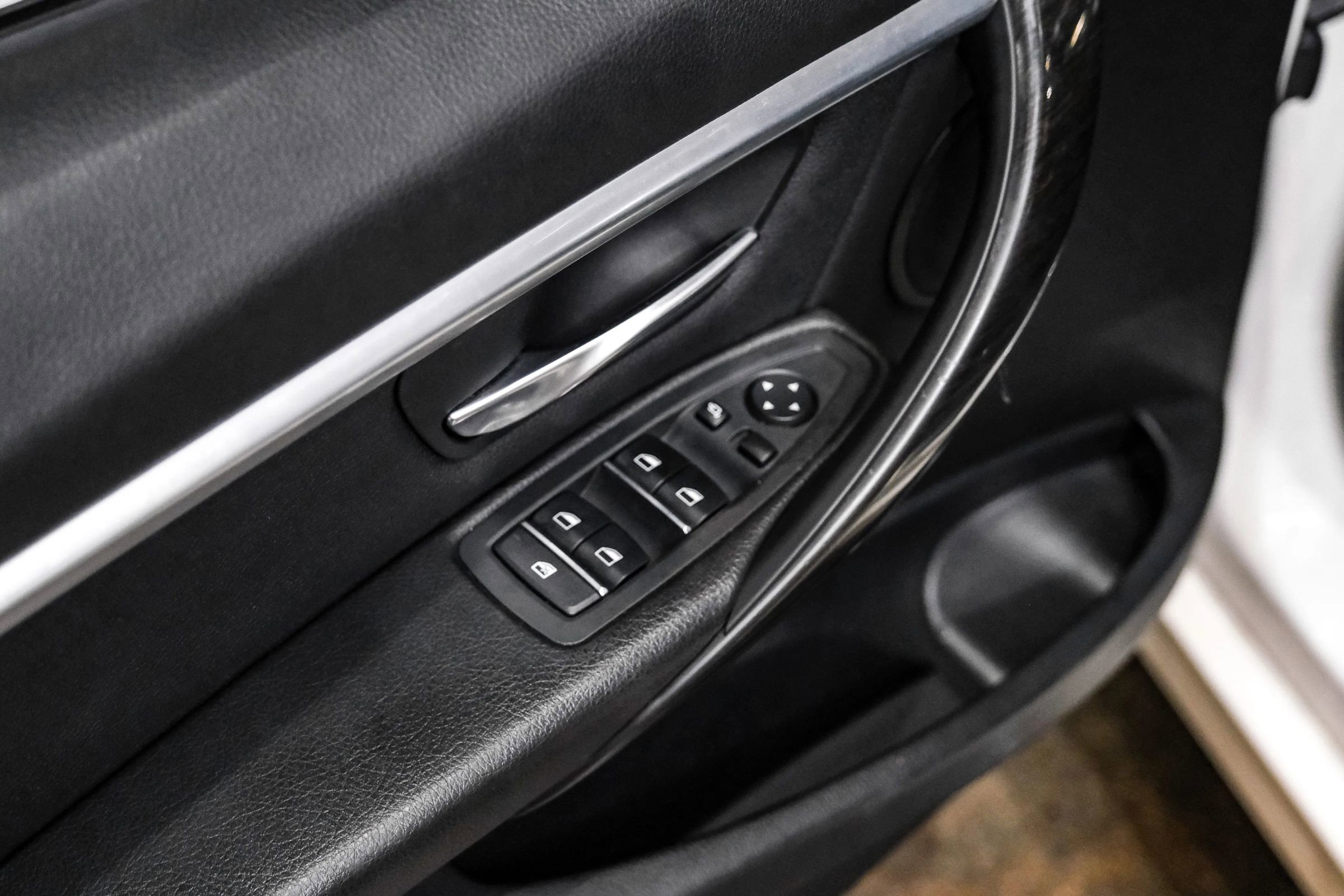 Used 2018 BMW 330i Sedan RWD image 35