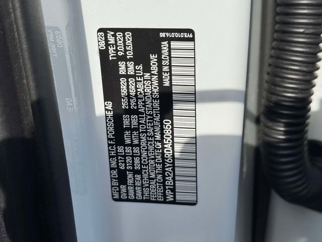 Used 2024 Porsche Cayenne Coupe image 24