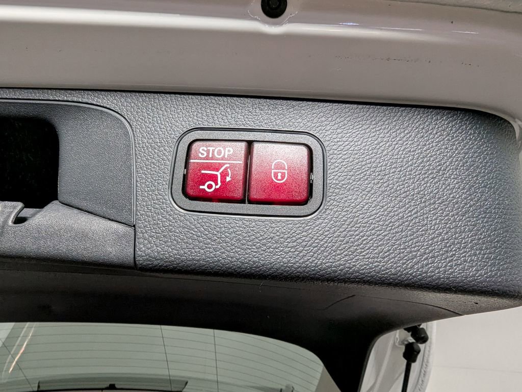 Used 2019 Mercedes-Benz GLC 300 4MATIC image 42