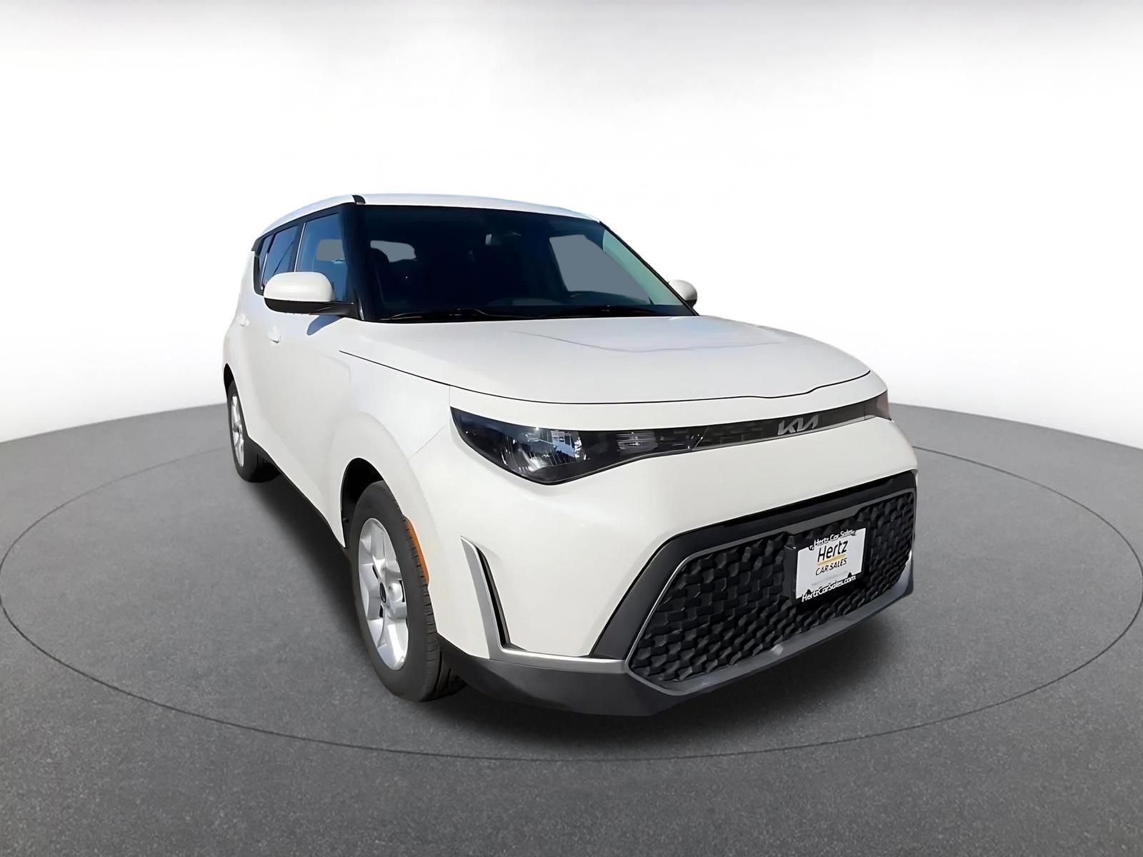 Used 2025 Kia Soul LX w/ LX Technology Package image 3
