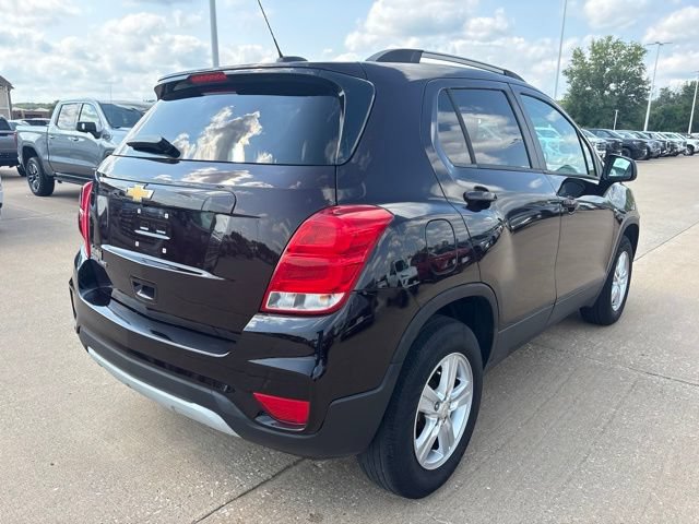 Used 2022 Chevrolet Trax LT w/ LT Convenience Package AWD/4WD image 3
