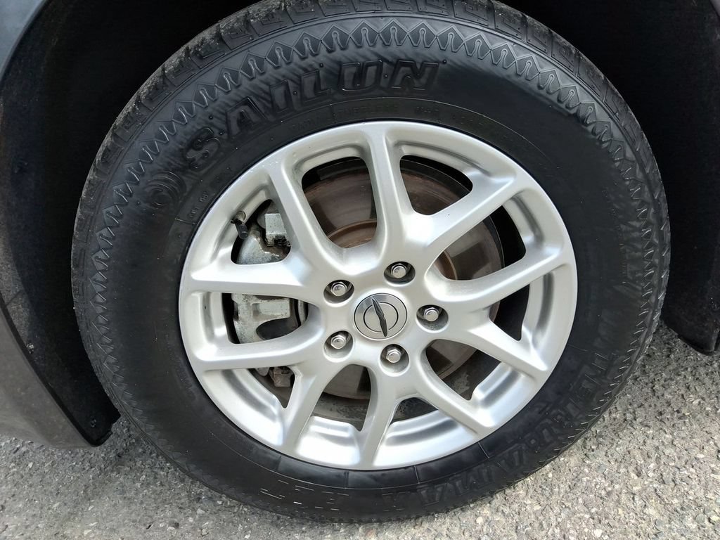 Certified 2023 Chrysler Voyager LX FWD image 10