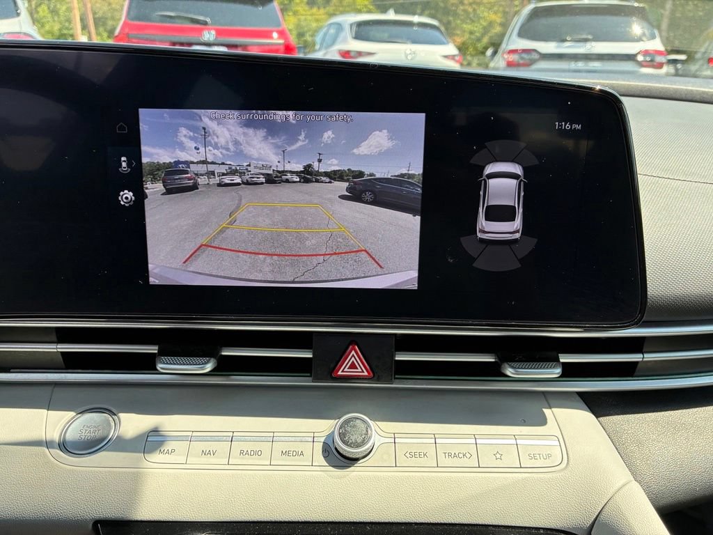 Certified 2024 Hyundai Elantra Limited FWD image 35