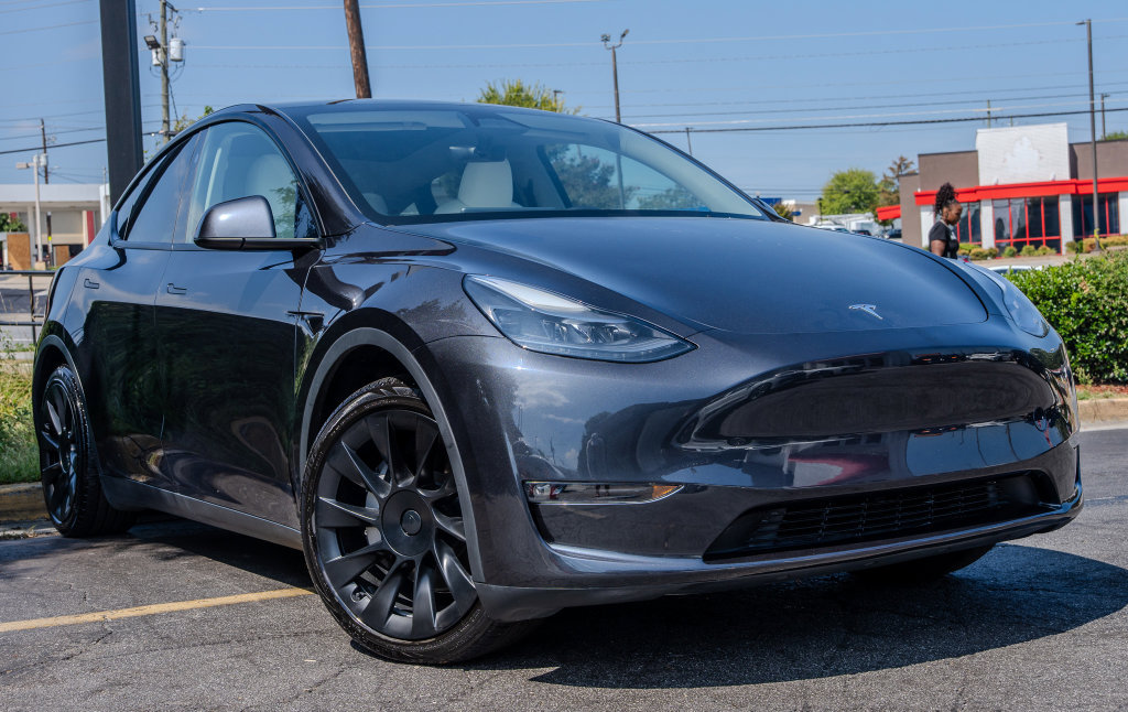Used 2024 Tesla Model Y Long Range AWD/4WD image 3
