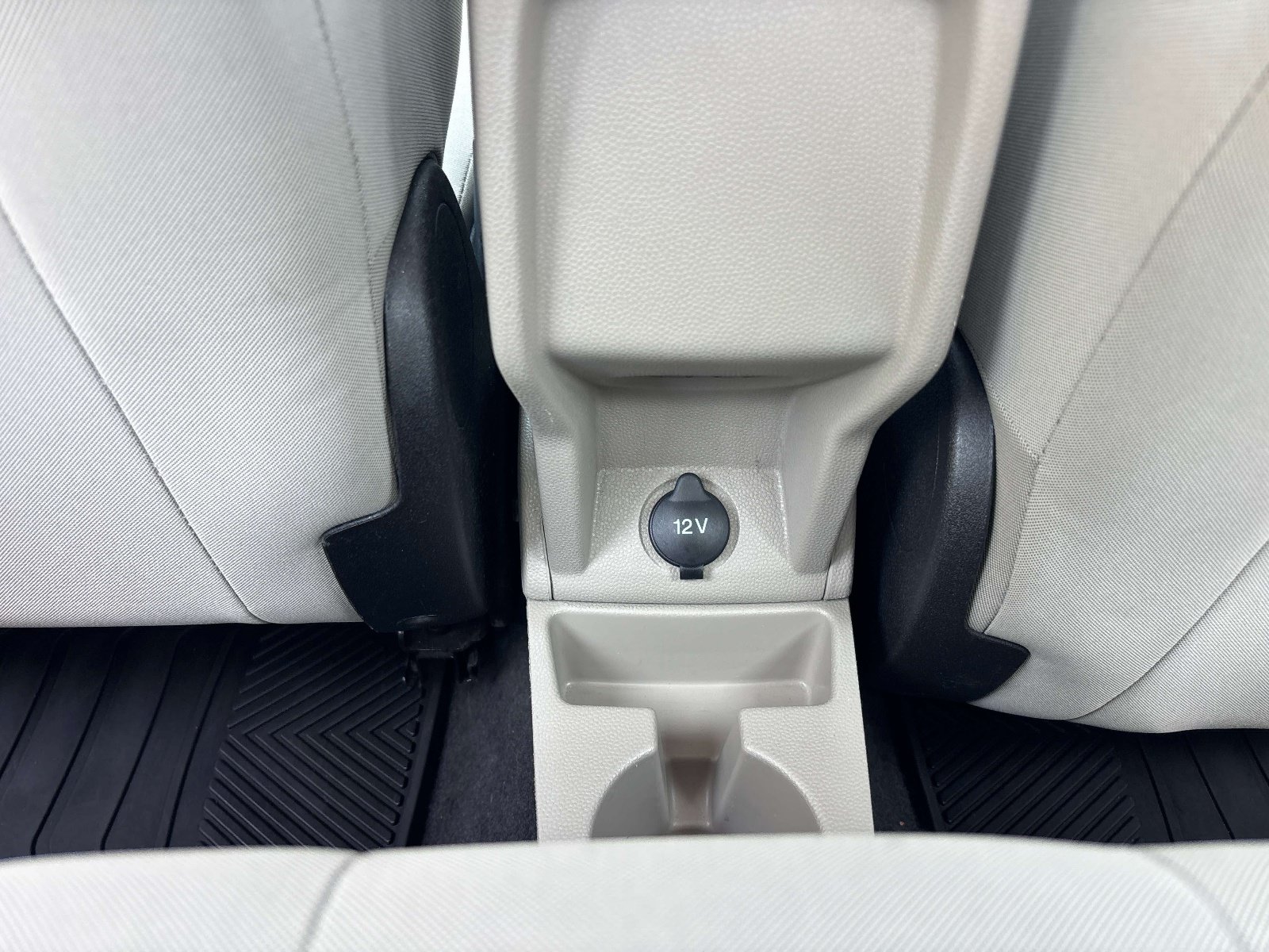 Used 2014 Ford Fiesta SE FWD image 12
