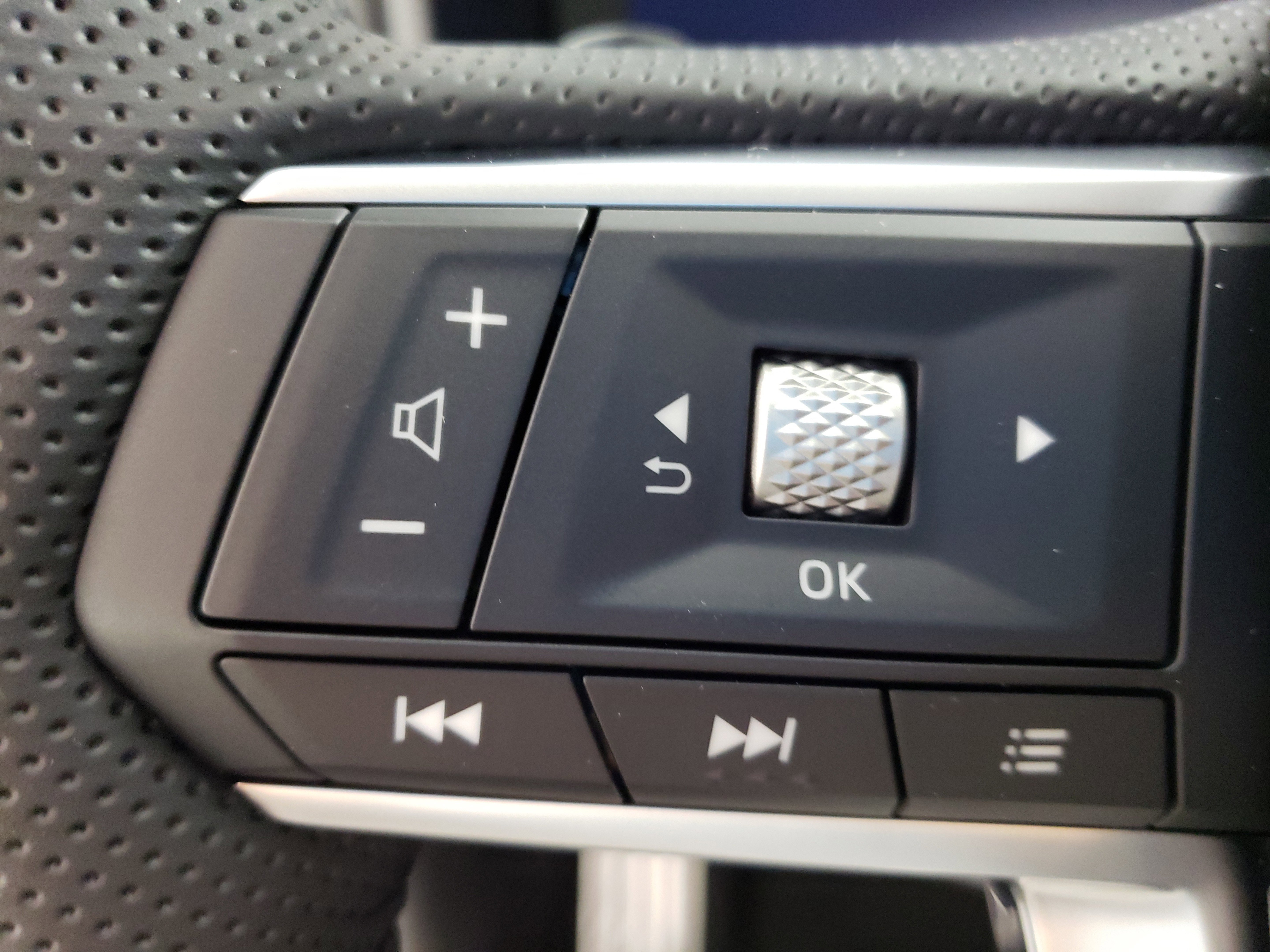 New 2025 Mitsubishi Outlander SEL image 18