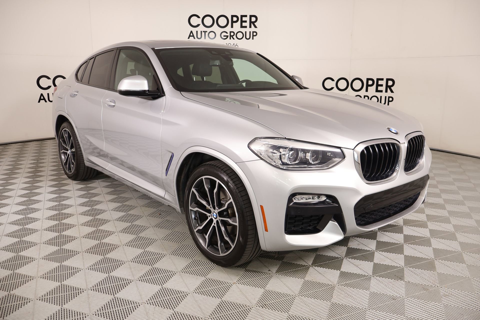 Used 2019 BMW X4 xDrive30i w/ M Sport Package 2 image 1