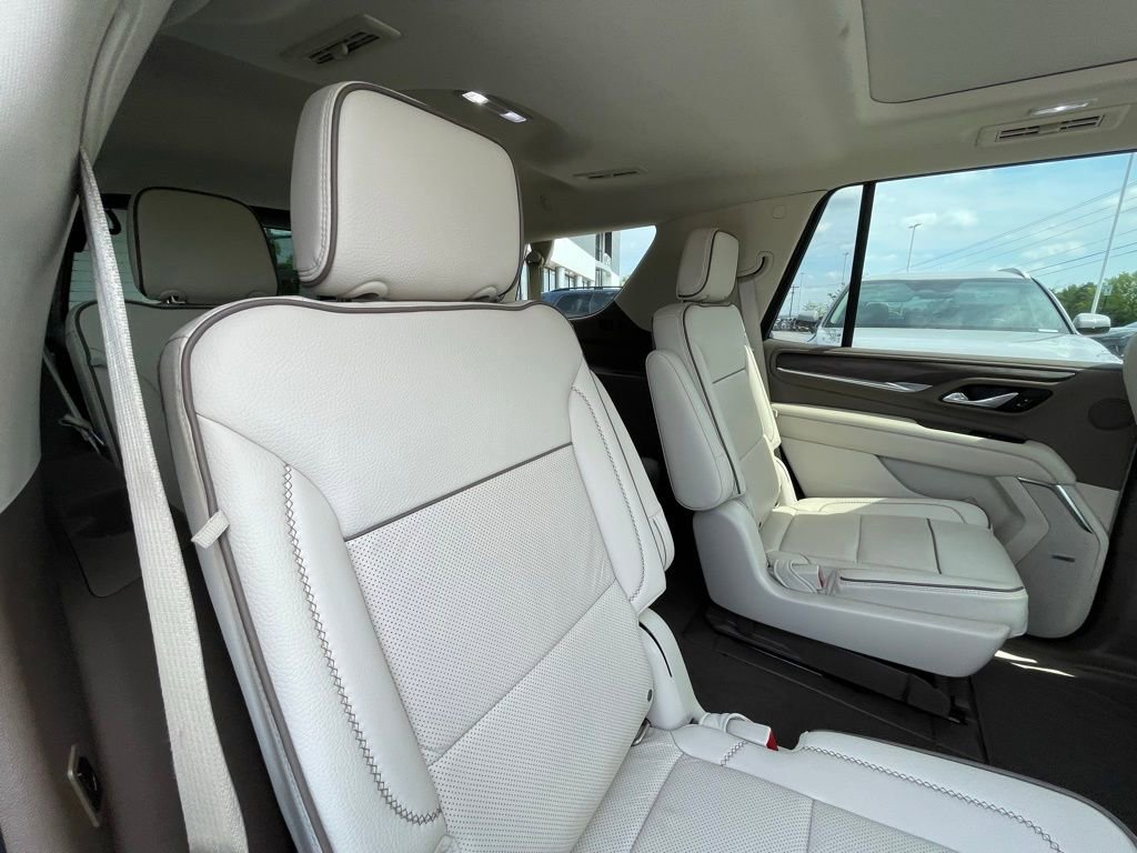 Used 2021 GMC Yukon Denali w/ Denali Premium Package AWD/4WD image 29