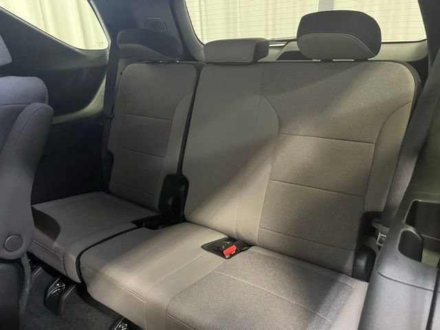 Used 2025 Chevrolet Traverse LT image 27