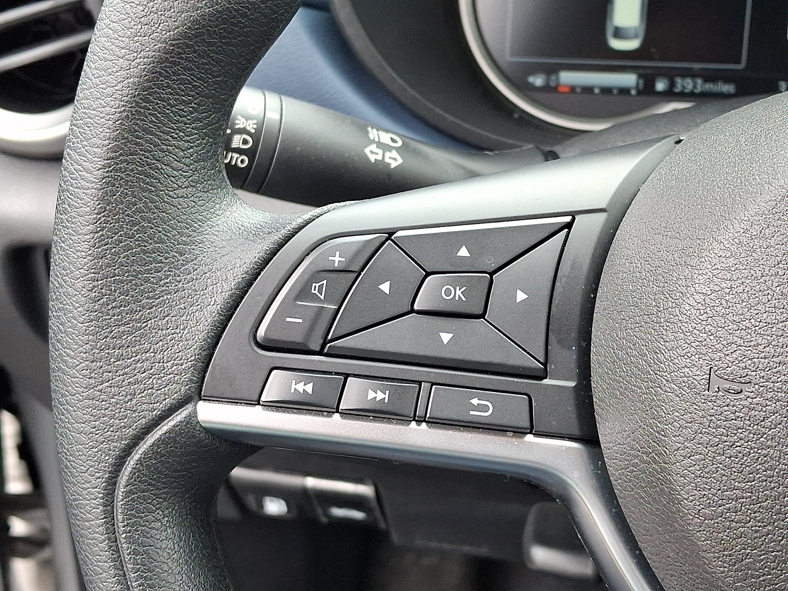 Certified 2025 Nissan Versa SV w/ Trunk Package FWD image 22
