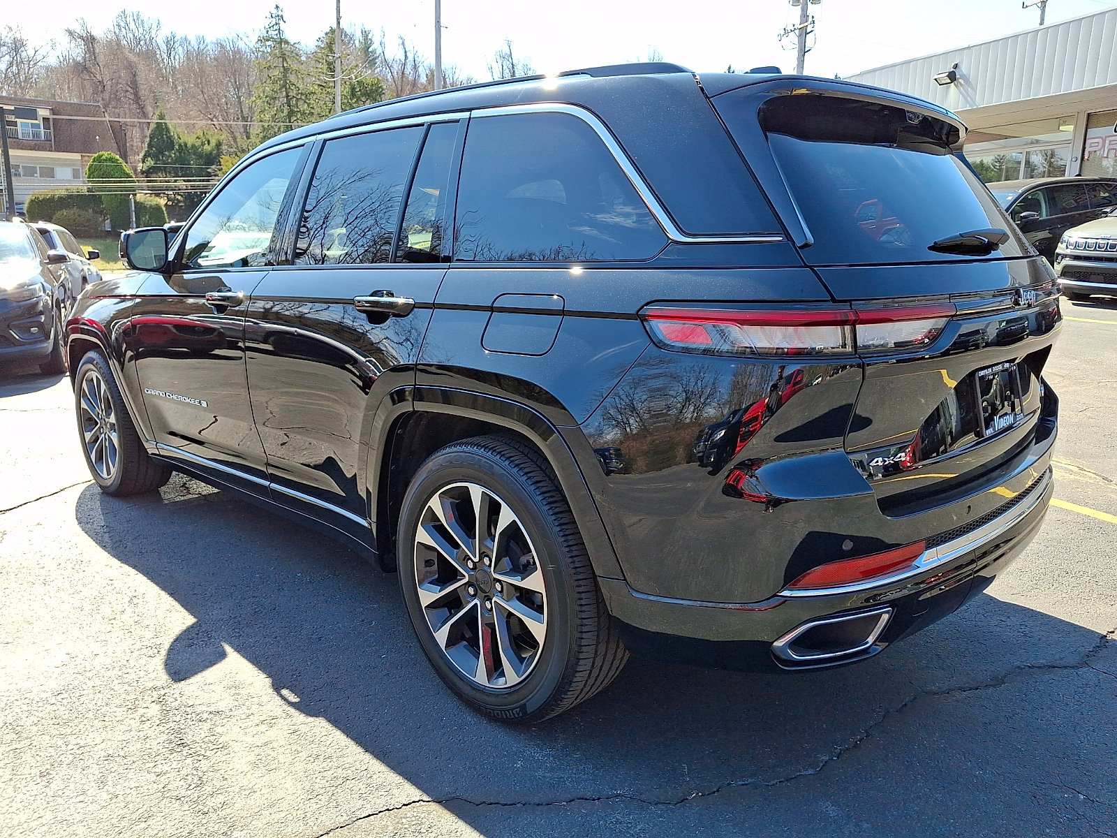 Certified 2022 Jeep Grand Cherokee Overland w/ Luxury Tech Group IV image 4