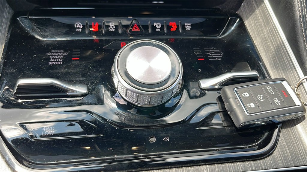 Used 2024 Jeep Wagoneer Series III w/ Premium Group I image 26