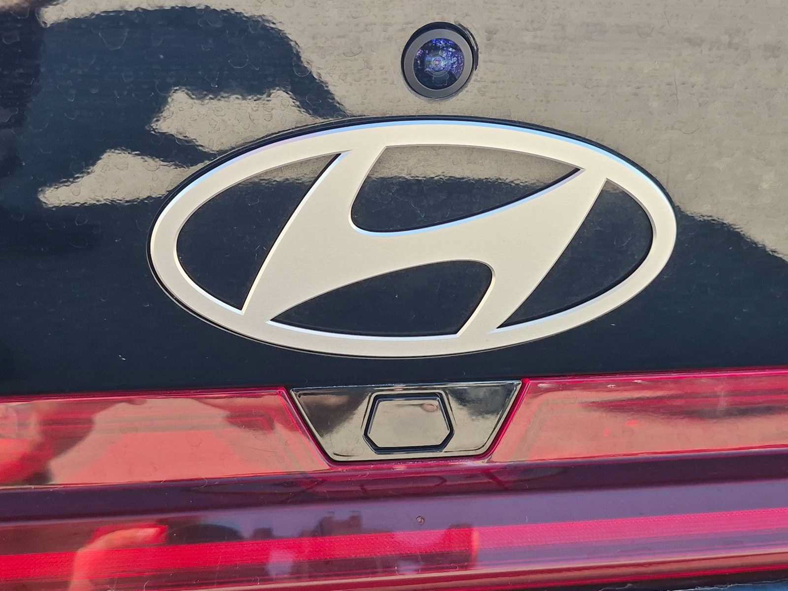 Used 2025 Hyundai Elantra SEL FWD image 11