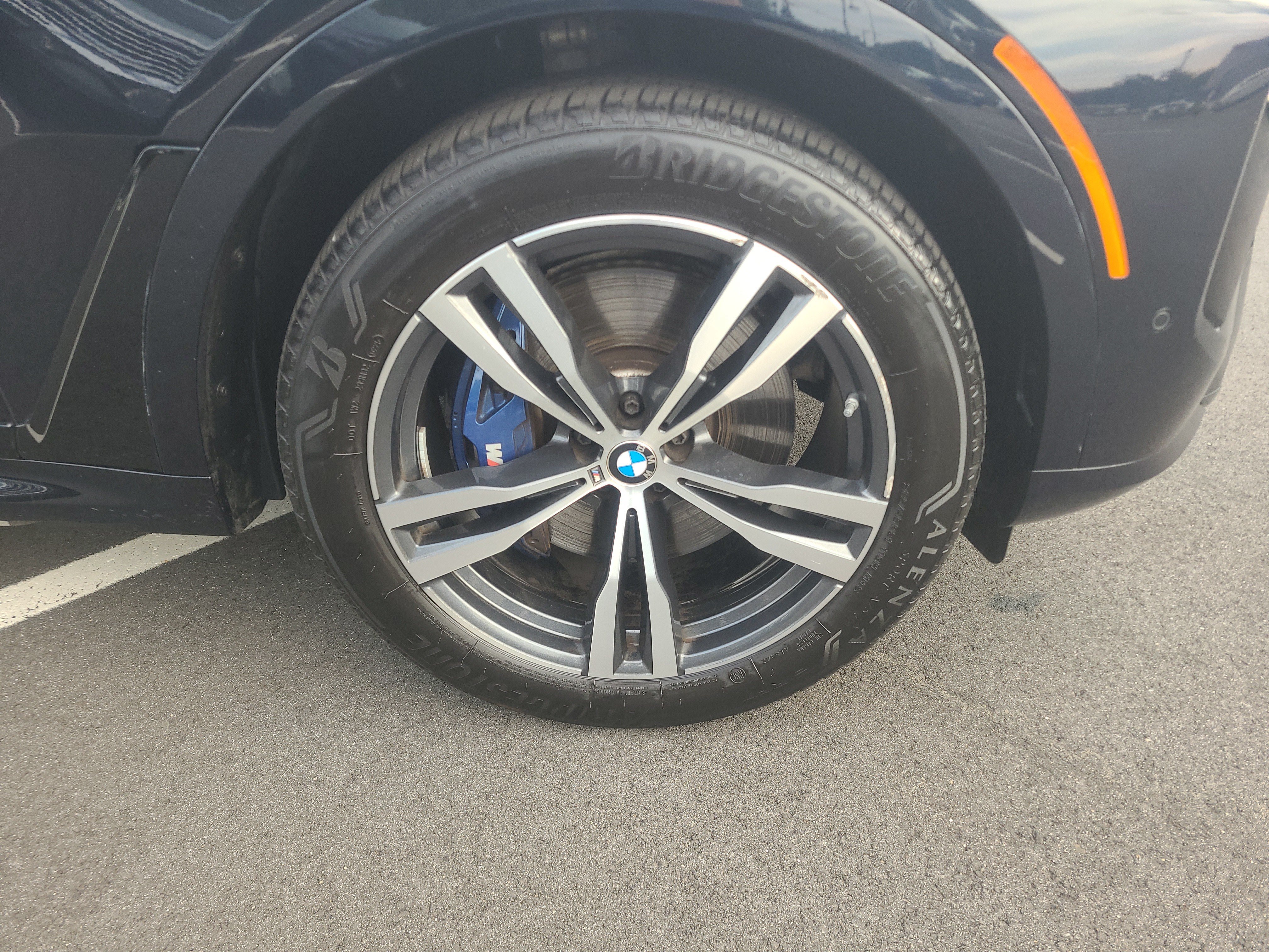 Used 2025 BMW X7 xDrive40i w/ M Sport Package AWD/4WD image 12