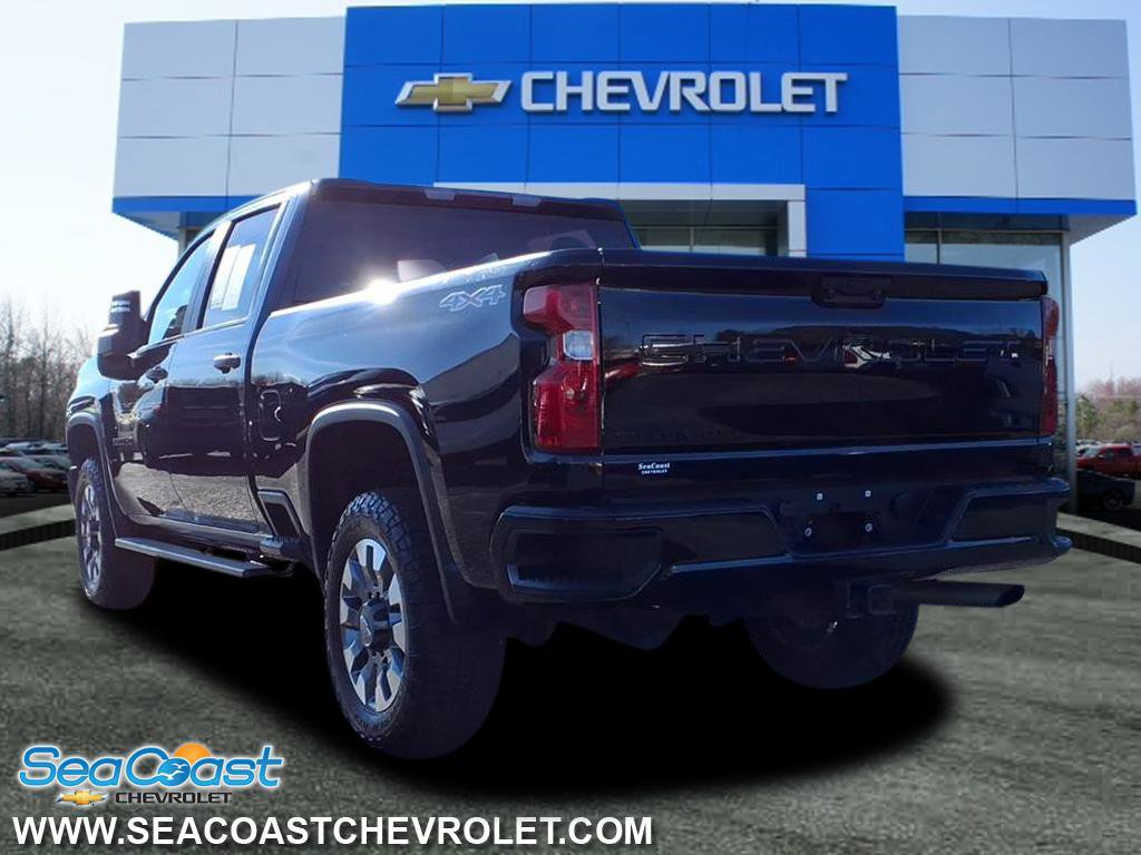 Used 2022 Chevrolet Silverado 2500 Custom w/ Custom Value Package image 4