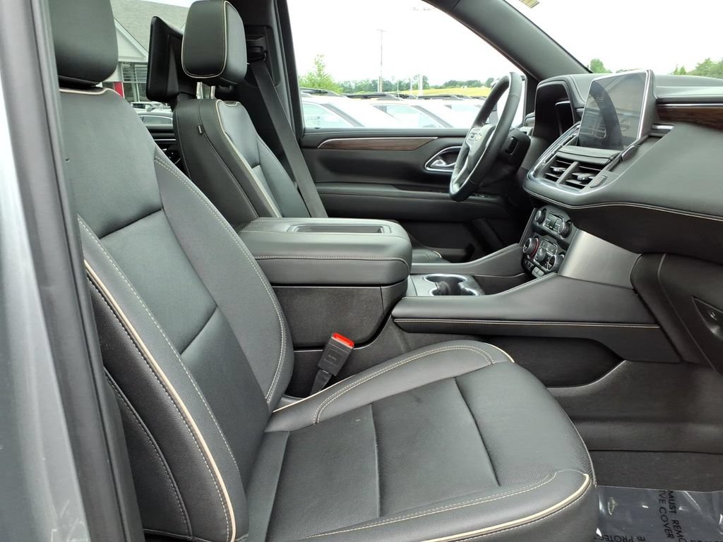 Used 2023 Chevrolet Suburban Premier AWD/4WD image 10