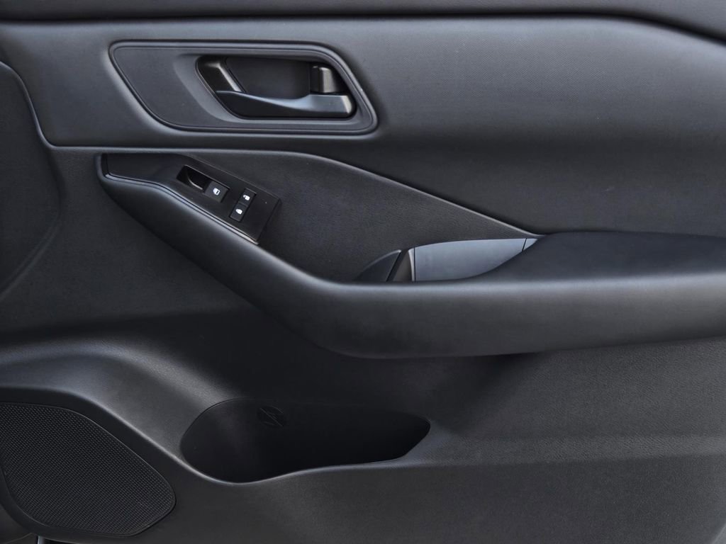 Certified 2026 Nissan Rogue S image 8