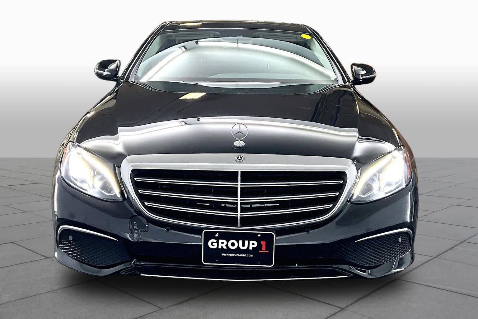 Used 2018 Mercedes-Benz E 400 4MATIC Sedan image 4