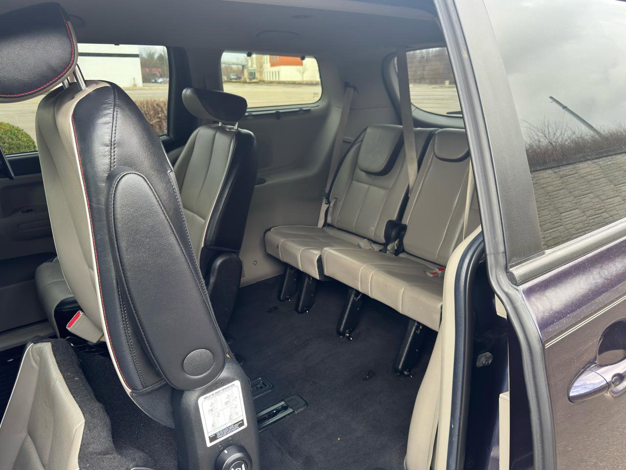 Used 2020 Kia Sedona EX image 53