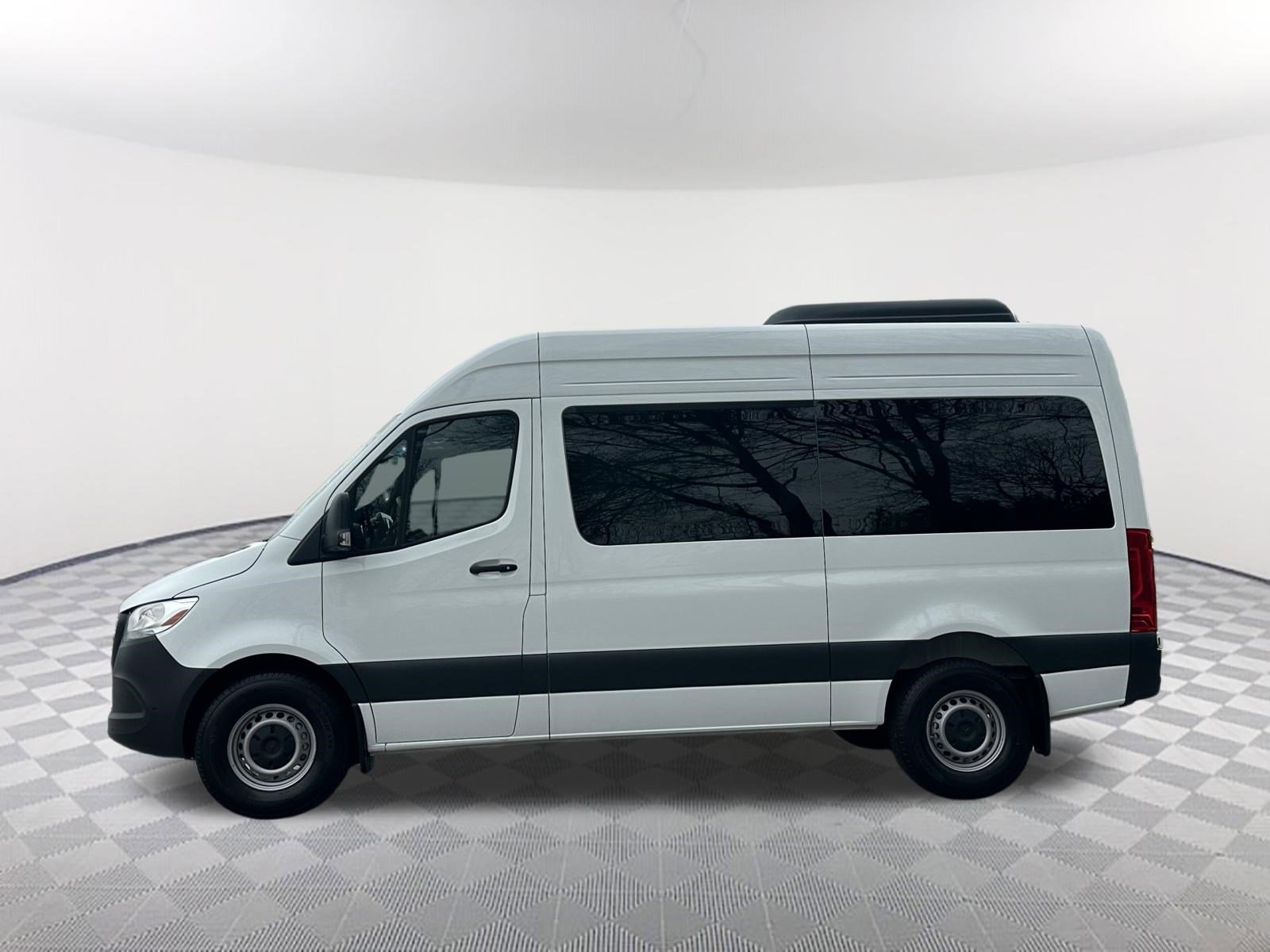 Used 2024 Mercedes-Benz Sprinter 2500 image 11