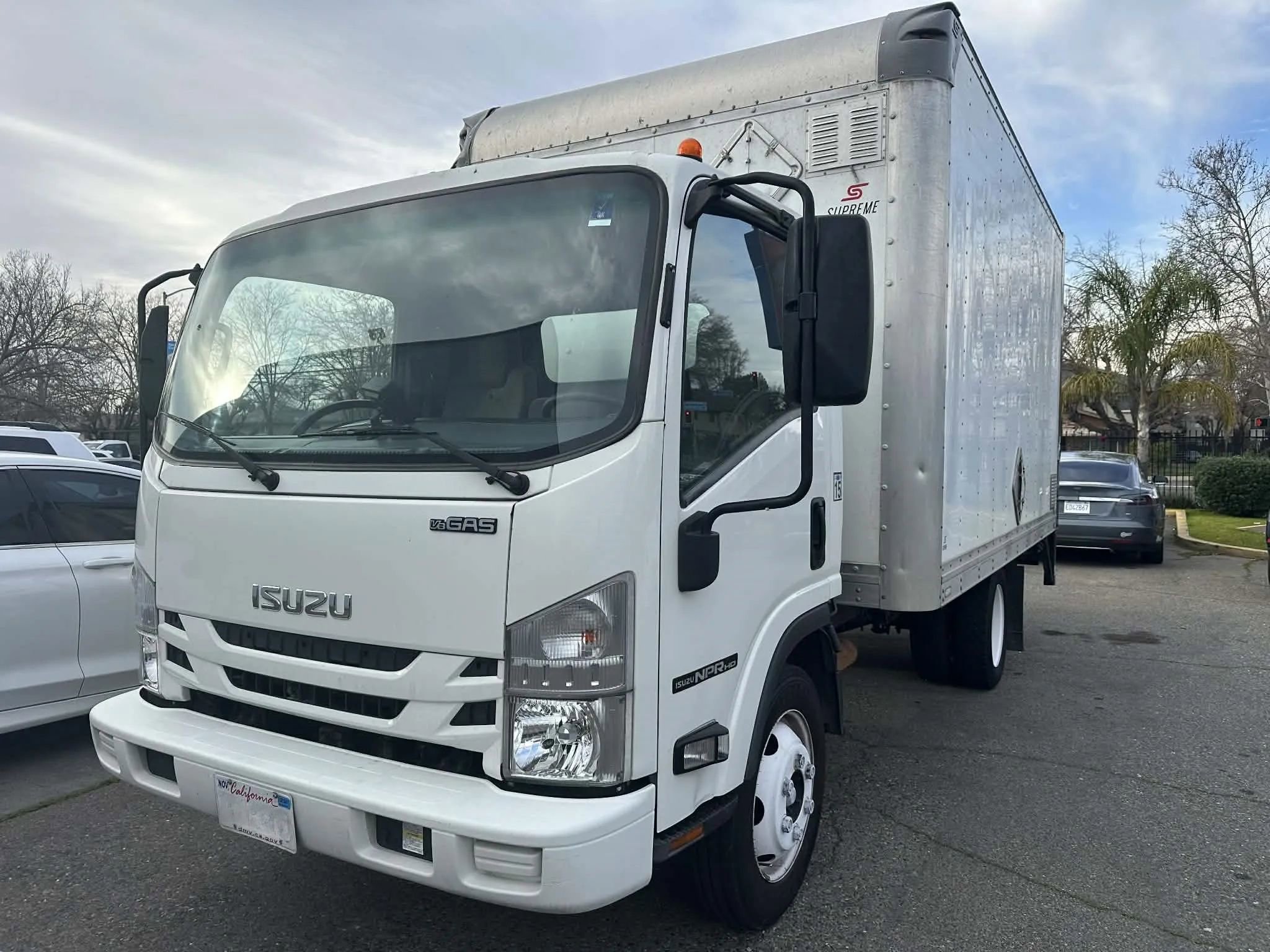 Used 2020 Isuzu NPR image 18