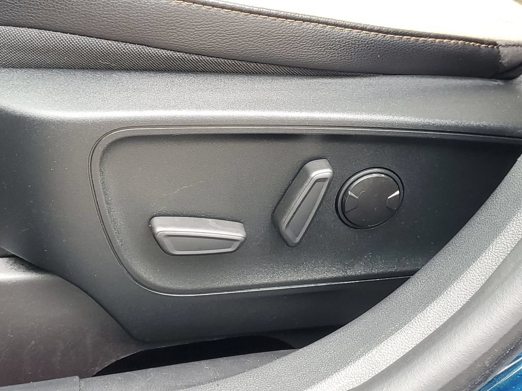 Used 2020 Ford Escape Titanium AWD/4WD image 11