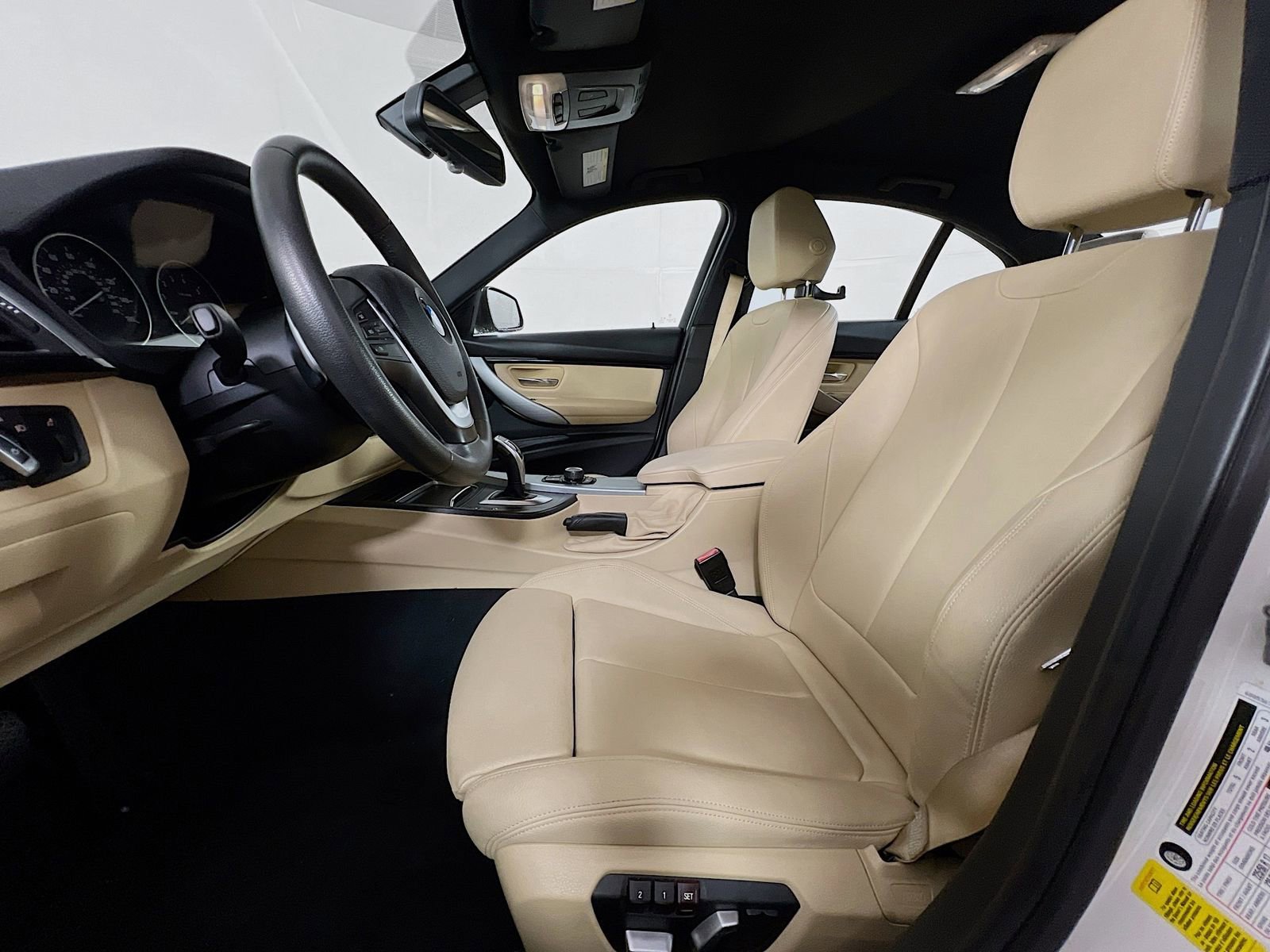 Used 2017 BMW 330i Sedan RWD image 11