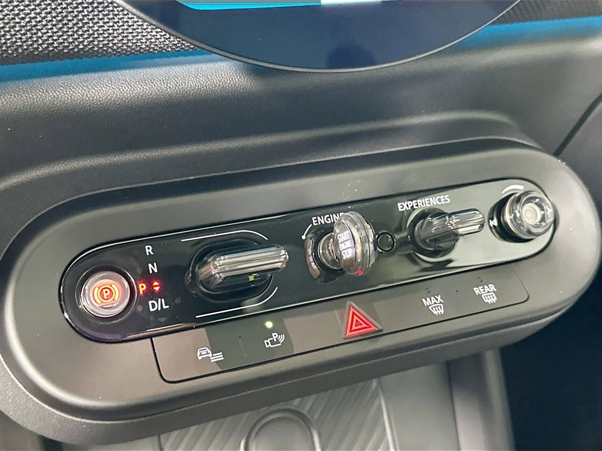 Certified 2025 MINI Cooper 2-Door Hardtop image 18