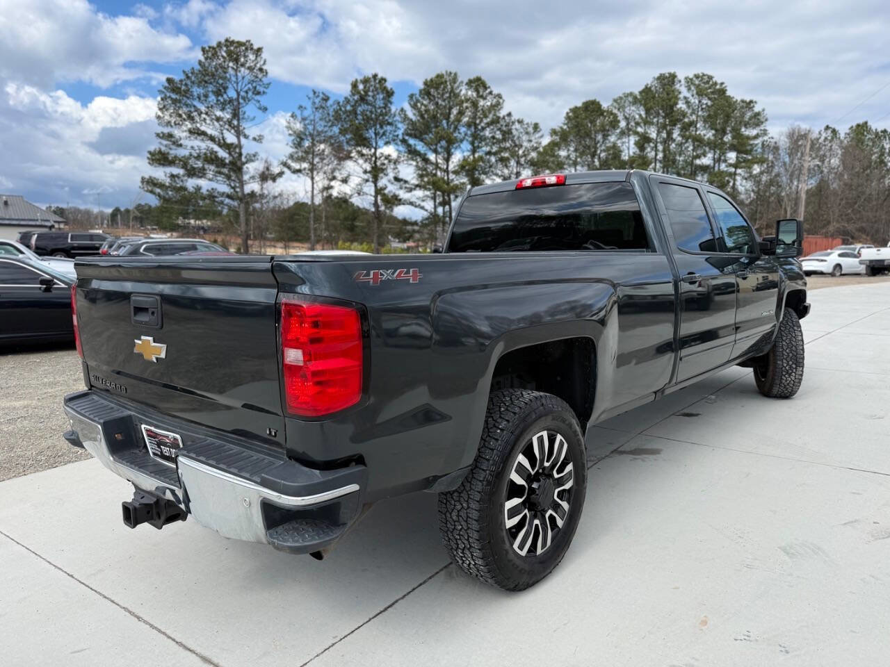 Used 2017 Chevrolet Silverado 3500 LT w/ LT Convenience Package image 4