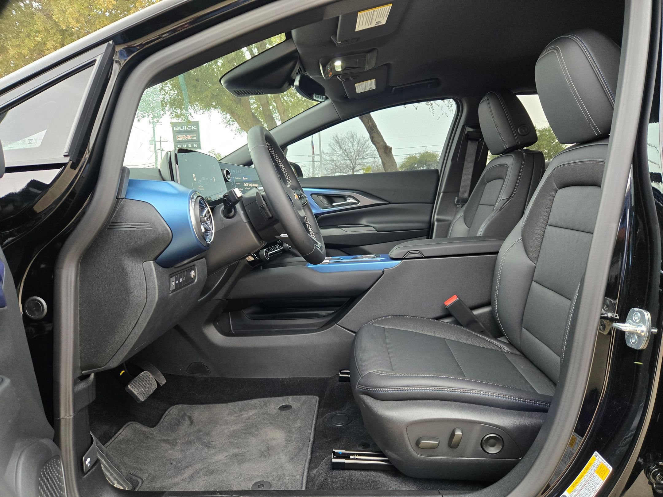 Used 2026 Chevrolet Equinox EV LT image 9