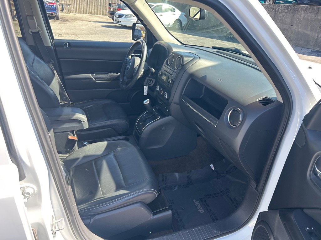 Used 2016 Jeep Patriot High Altitude image 13