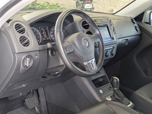 Used 2017 Volkswagen Tiguan S FWD image 2
