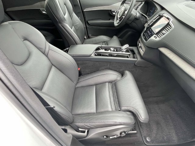 Used 2024 Volvo XC90 T8 Ultimate AWD/4WD image 15