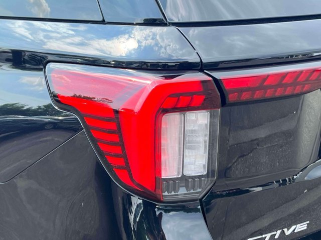 Used 2026 Ford Explorer Active AWD/4WD image 11