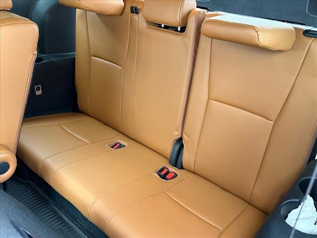 Used 2024 Toyota Highlander Platinum image 14