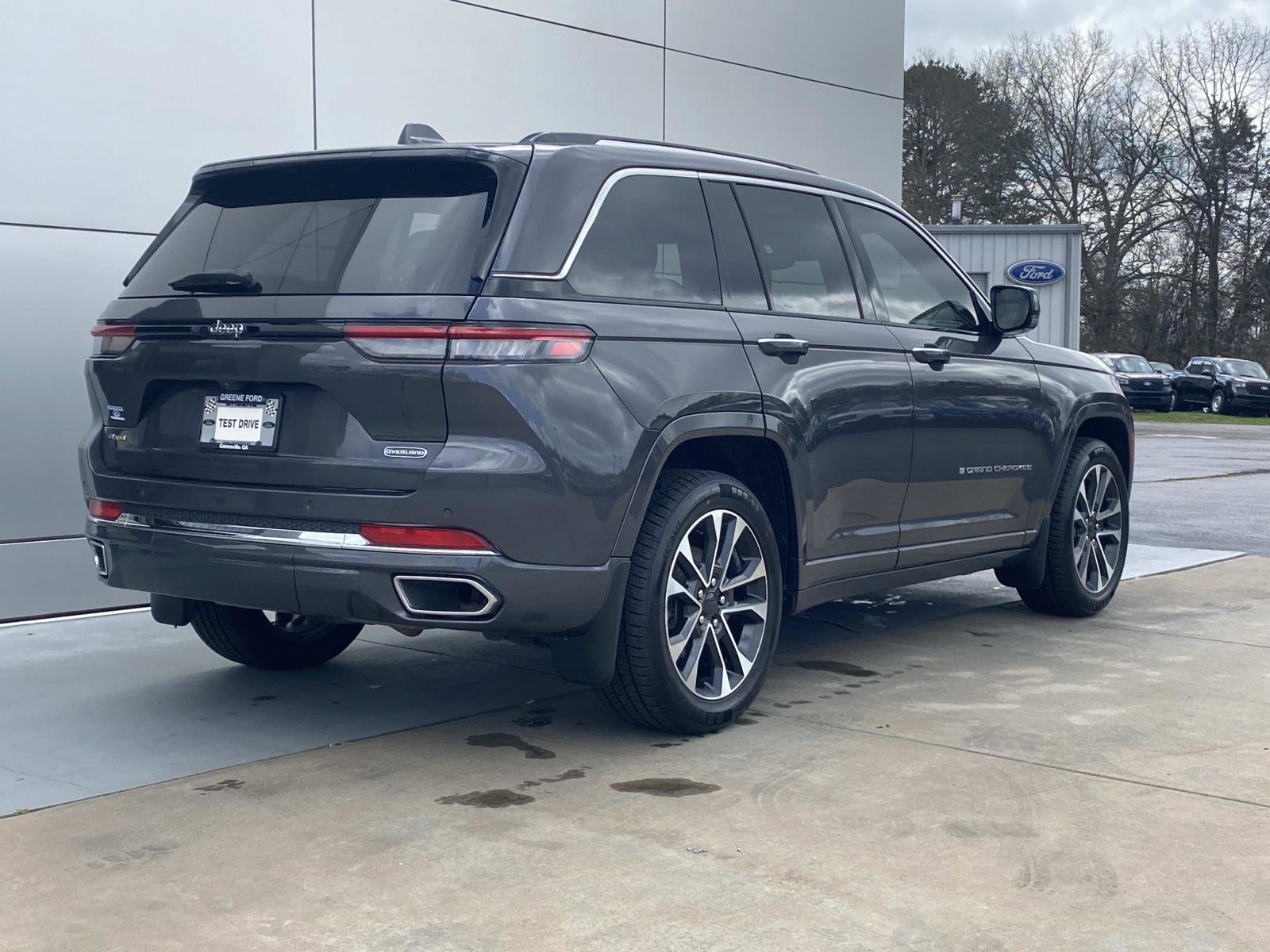 Used 2022 Jeep Grand Cherokee Overland w/ MOPAR Finishing Package image 4