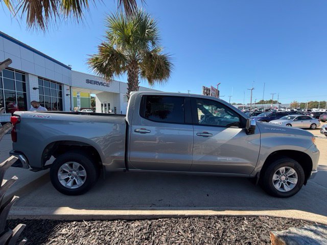 Used 2025 Chevrolet Silverado 1500 LT AWD/4WD image 21