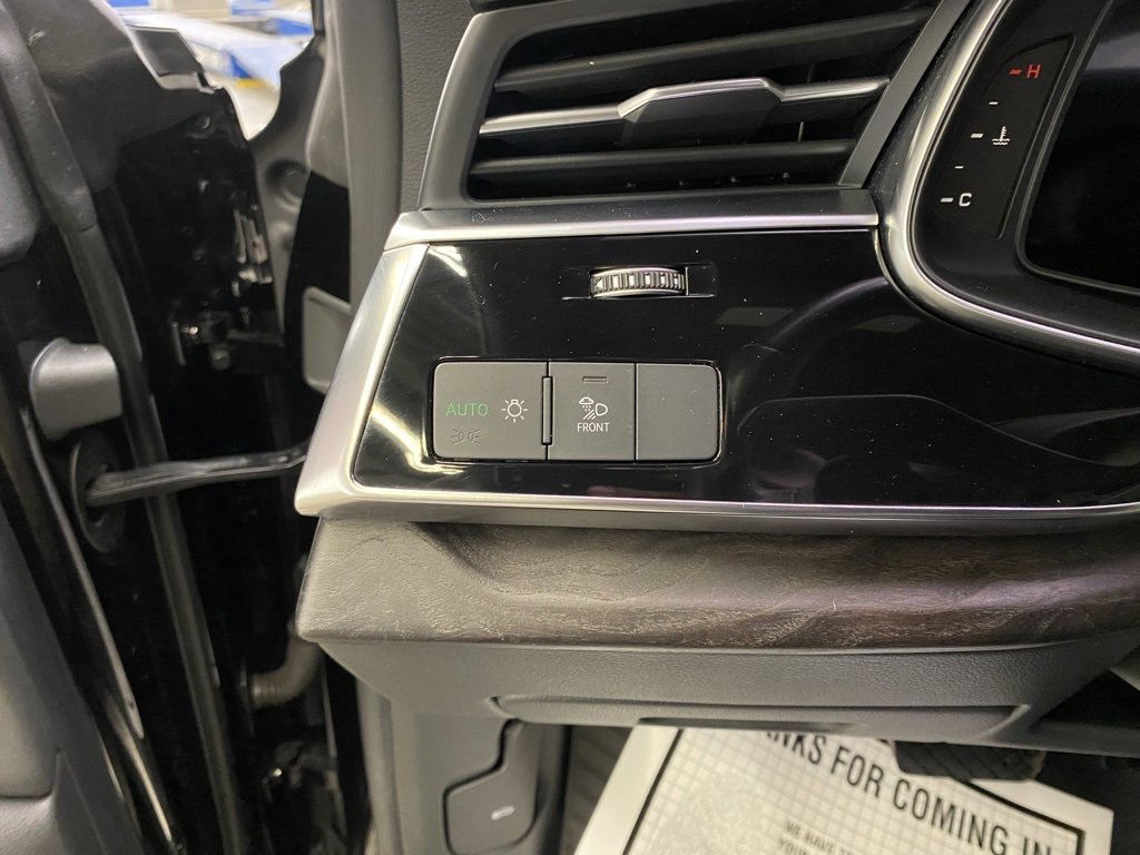 Used 2021 Audi Q8 Premium Plus image 21