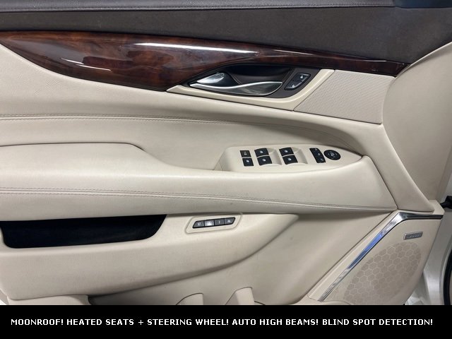Used 2015 Cadillac Escalade Luxury image 12