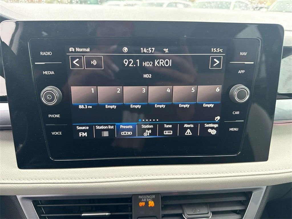 New 2026 Volkswagen Taos SEL image 18