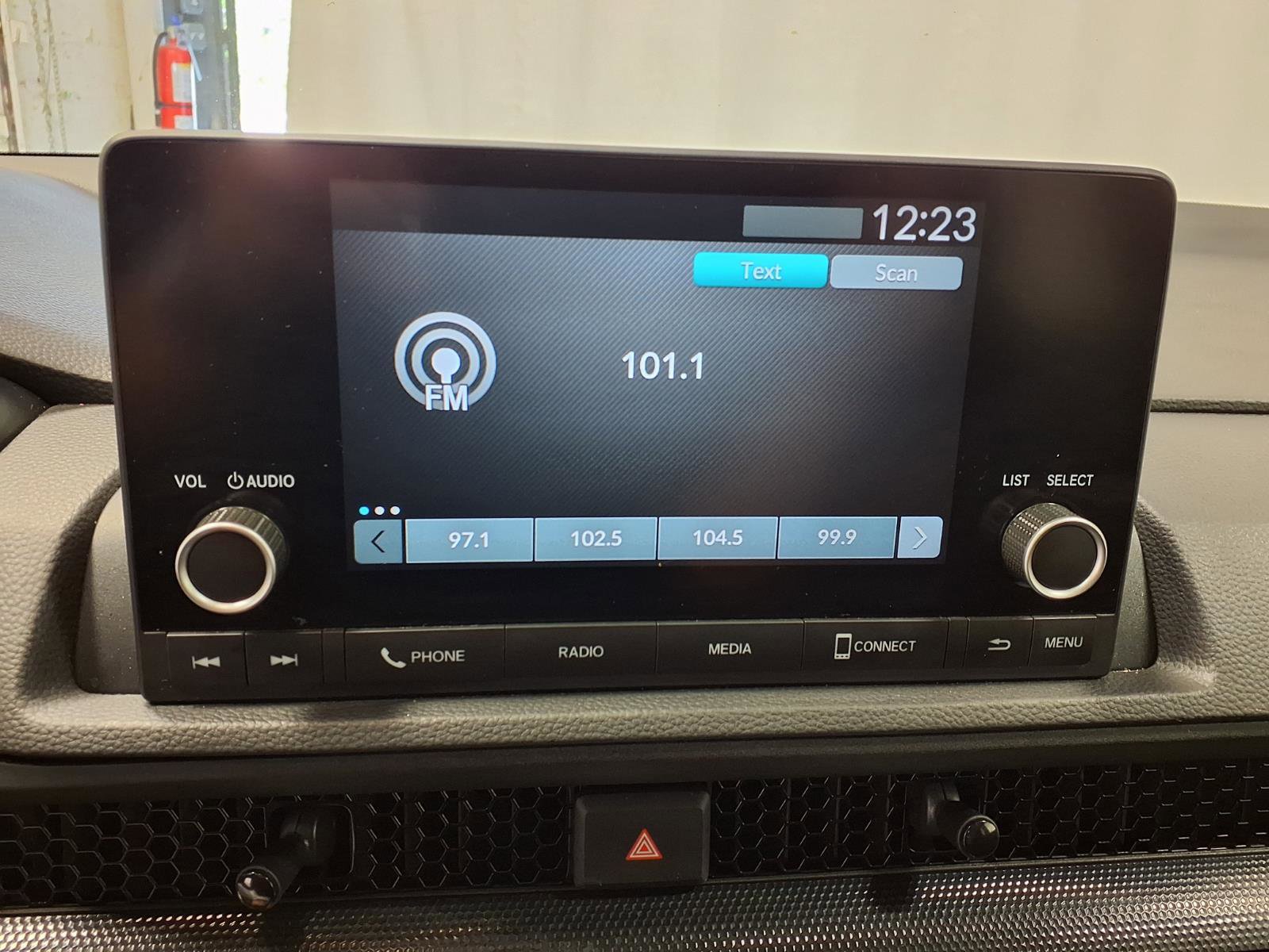 Used 2025 Honda CR-V EX image 13