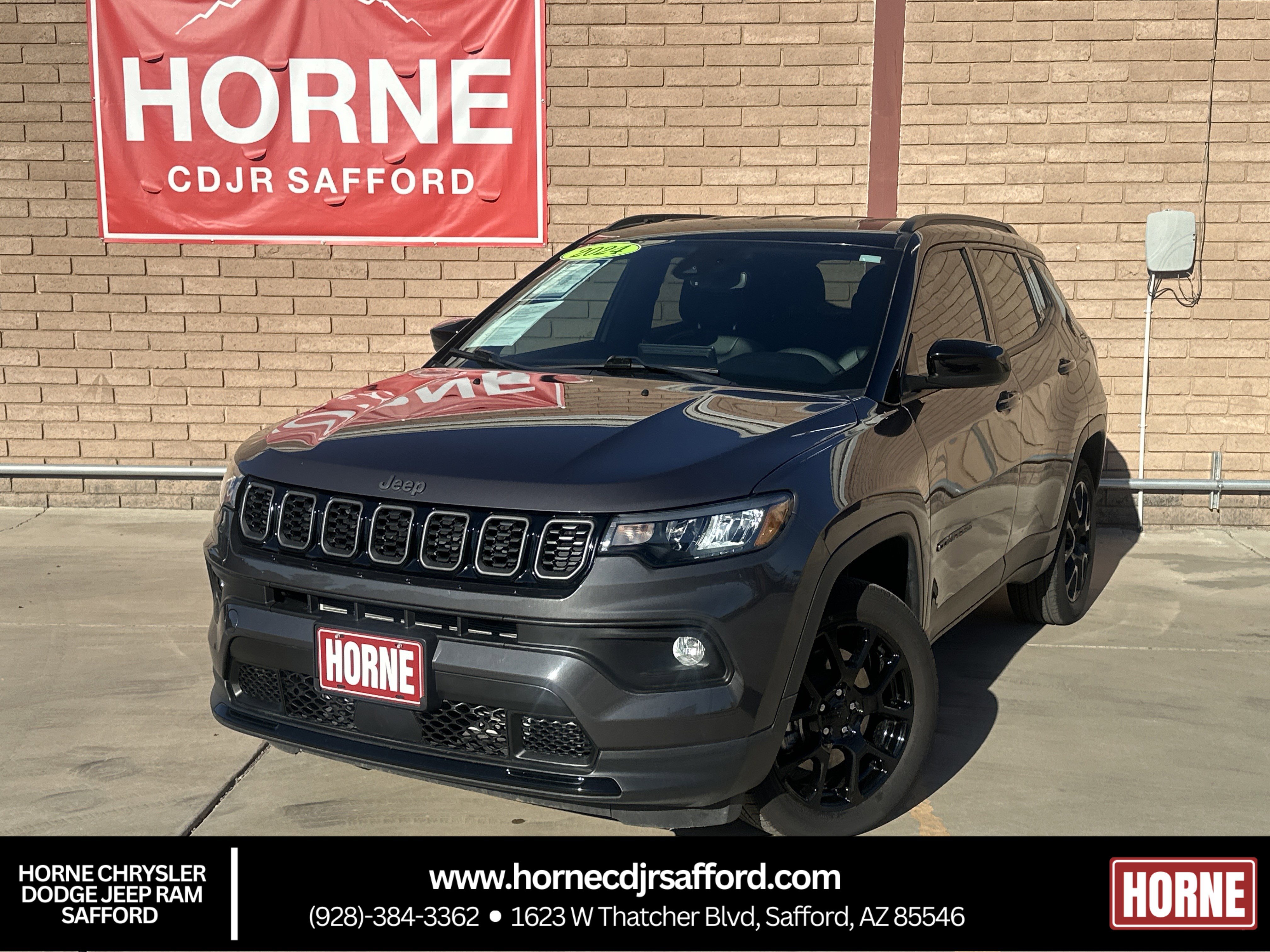 Used 2024 Jeep Compass Latitude w/ Convenience Group image 1