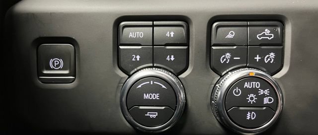 Used 2023 GMC Sierra 1500 Denali w/ Denali Reserve Package AWD/4WD image 32