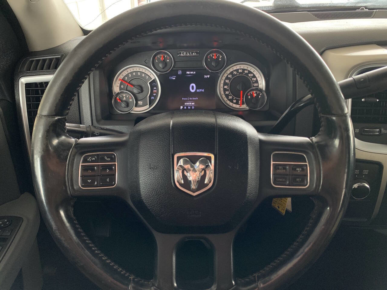 Used 2014 RAM 2500 SLT w/ Luxury Group AWD/4WD image 16