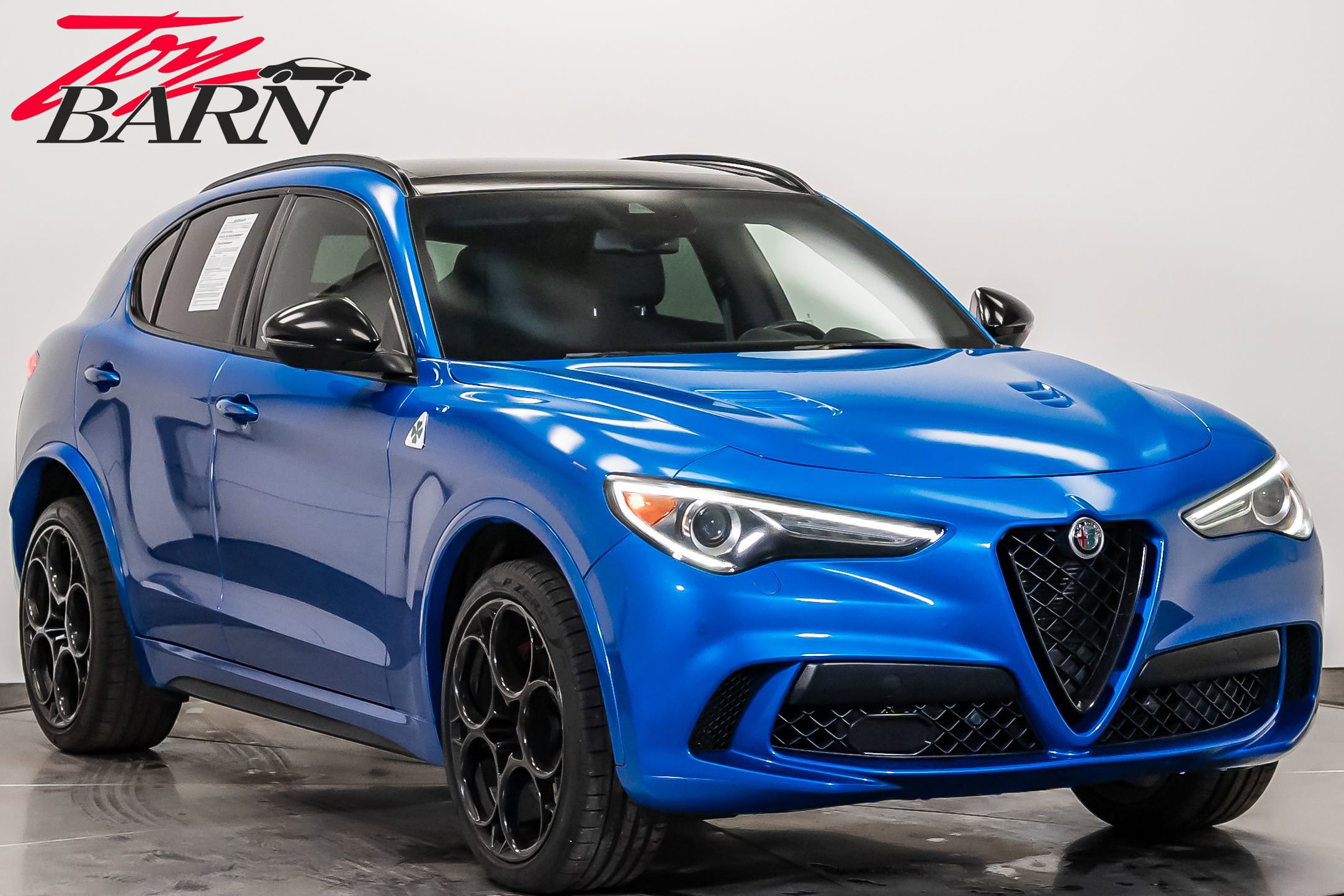 Used 2022 Alfa Romeo Stelvio Quadrifoglio image 7